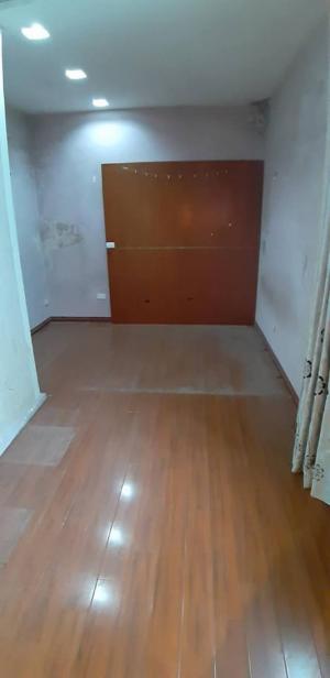 Chính chủ bán nhà 3 tầng đẹp, ngõ 61 Phố Trạm. DT 60m2