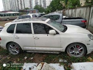 Bán đấu giá con Porche sx 2009