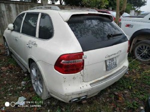 Bán đấu giá con Porche sx 2009