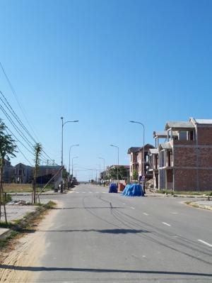 Duy nhất lô đất Sổ Đỏ xây dựng tự do Phú Mỹ Thượng, 105m2, hướng Đông