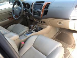 Cần bán xe Toyota Fortuner 2010 số tự động máy xăng, bspt