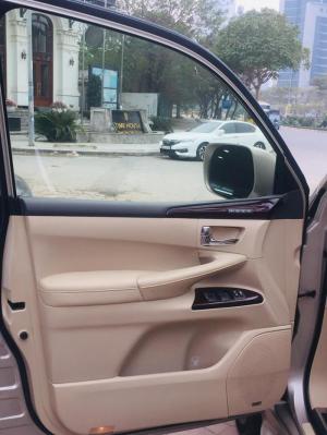 Lexus LX570 màu vàng cát, nội thất kem. sản xuất và đăng ký 2012, tư nhân chính chủ.