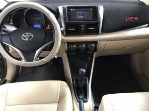 Bán Toyota VIOS E 1.5MT màu vàng cát số sàn sản xuất 2017 biển Sài Gòn mẫu mới