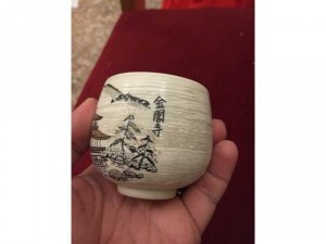 Chén sứ Nhật vẽ vàng xưa, lành, dày, chắc chắn, một bức tranh phong cảnh Nhật cực đẹp trên thân chén