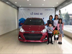 Hyundai I 10 1.2 AT màu đỏ