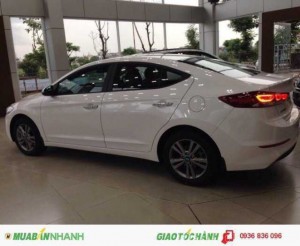 Hyundai Elantra 2018 phiên bản cao cấp. Chìa khoá thông minh