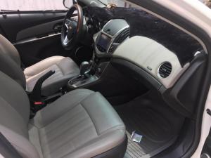 Cần bán xe Chevrolet Cruze Ltz 2016 số tự động màu trắng