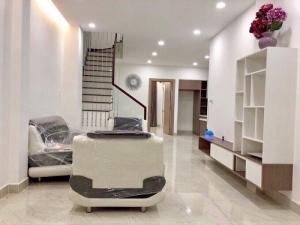 Bán nhà trệt 1 lầu đường số 51 Lý Phục Man Phường Bình Thuận Quận 7.