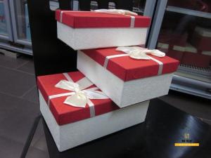 Hộp quà Cherry từ MKnow được thực hiện với 3 size - lớn - trung bình - nhỏ