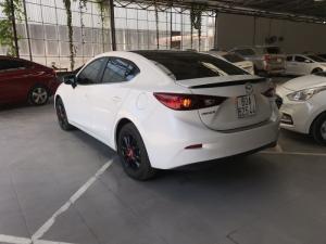 Bán Mazda 3 Facelift 1.5AT màu trắng camay số tự động sản xuất 2017 gốc Sài Gòn