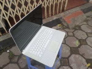 Laptop cũ Sony Vaio Fit Svf14– Core i3 3237U, trắng đẹp, nguyên tem.
