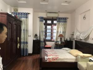 Bán nhà phân lô Trần Quang Diệu Đống Đa 50m 5 tầng mt 4.5 m hơn 10 tỷ ô tô văn phòng
