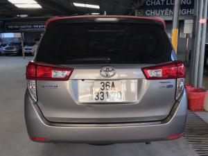 Bán Toyota INNOVA 2.0E màu nâu titan số sàn sản xuất 2018 biển tỉnh đi đúng 28000km