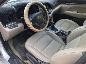 Bán Hyundai Elantra GLS 1.6AT màu bạc số tự động sản xuất 2018 biển tỉnh đi 12000 km