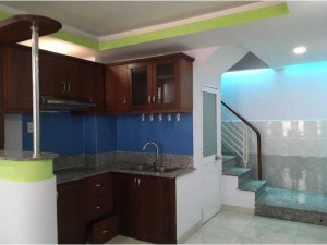 Nhà bán 1 trệt 3 lầu DTSD 90 m2