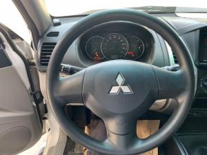 Bán Pajero Sport 2016, máy dầu, màu trắng, đúng chất, biển thành phố, giá thương lượng, hỗ trợ trả góp