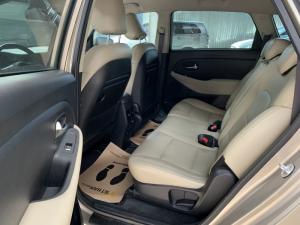 Bán Kia Rondo GAT 2017, màu vàng cát, đúng chất, giá TL, Hổ trợ góp