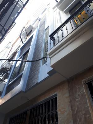 Nhà 4 tầng (40m2-2tỷ) ô tô đỗ cửa, ngõ thông kinh doanh phố Hà Trì-Đa Sĩ (cuối Bà Triệu).