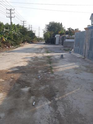 Bán nhà 1 trệt 1 lầu buôn bán tốt,đường ống nước,gần chợ đông hòa,dĩ an,bình dương
