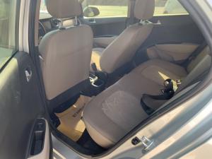Bán Hyundai i10 sedan 1.2MT 2018, màu bạc, đúng chất, giá TL, hổ trợ góp