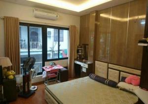 Cần bán nhà ngõ 61 Hoàng Cầu, diện tích 41m2, nở hậu