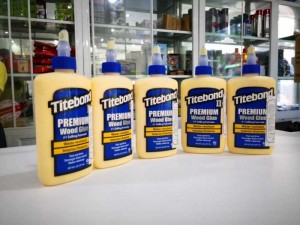 Titebond II Premium Wood Glue là nhãn hiệu hàng đầu duy nhất trong các loại keo một thành phần vượt qua tiêu chuẩn ANSI II quy định về khả năng kháng nước.