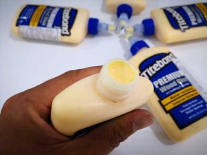 Titebond II Premium có độ kết dính ban đầu cao, khả năng chà nhám và đánh bóng dễ dàng.