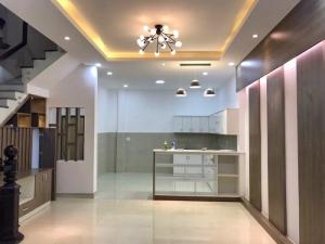 Bán nhà đẹp 2 lầu hẻm oto 1041 Trần Xuân Soạn P. Tân Hưng Quận 7.