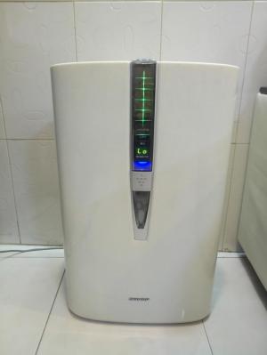 Máy lọc không khí Sharp KC-W80 .