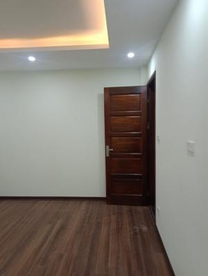 Bán nhà Thịnh Liệt, Q. Hoàng Mai, MỚI, Ô tô 5m, thuận tiện, 35m2x5T