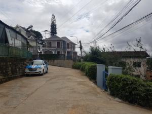 Đất xây dựng liên kế hẻm, cách đường Nguyễn Đình Chiểu 50m, mật độ xây dựng cao 80%, xây được 1 trệt 2 lầu 1 áp mái
- Đường vào nhà 5m
- Diện tích: 88m2 (6,4m x 14,5m) hướng đông tứ trạch, sổ đỏ
- Cách ngã tư phan chu trinh và bến xe Thành Bưởi 500m, cách Hồ Xuân Hương 1km, view đẹp, ngay khu phố sầm uất đầy đủ những tiện ích. Phù hợp định cư hay đầu tư
Giá bán: 3 tỷ 6
Liên hệ : Huy 0898667474 ( viber,zalo) để được tư vấn và hỗ trợ - Goldenland Đà Lạt