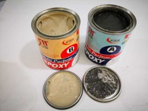 Kết nối khe nứt của tường, mái, và sàn bê tông.