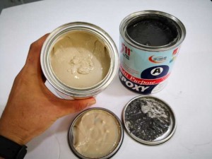 Dặm vá, sửa chữa những khu vực bê tông bị hư hại hoặc bị vỡ vụn.