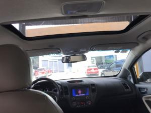 Bán Kia Cerato 2.0AT màu vàng cát số tự động sản xuất 2017 biển Sài Gòn đi 10.000km