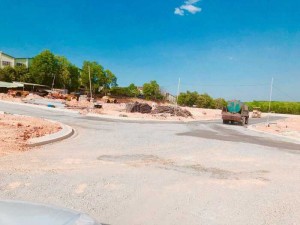 Còn 2 lô liền kề cặp sát bên hông bệnh viện đa khoa Tân Uyên