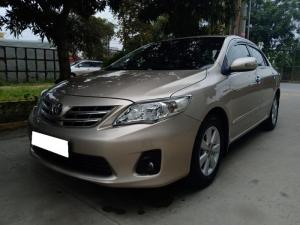 Gia đình cần bán Altis 2011, số tự động, bản 2.0 full nút đề, màu vàng cát
