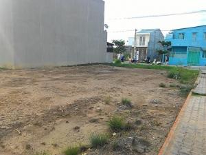 Kinh doanh hụt vốn tôi đành bán 300m2 đất mặt chợ để trả nợ