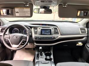 MT AUTO bán xe Toyota Highlander LE năm 2017, màu đen, nhập khẩu Mỹ