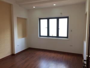 Bán nhà xây mới phố Lê Thanh Nghị,HBT,gần nhiều trường Đại Học lớn DT 35m2x4,5T