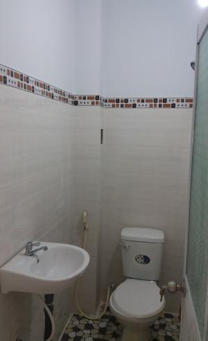 Nhà chờ sổ 1 trệt 2 lầu 2 phòng ngủ 3wc sân thượng phòng thờ.