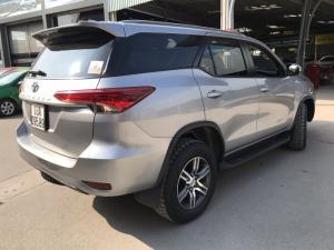 Bán Toyota Fortuner G 2.4MT màu bạc số sàn máy dầu nhập Indonesia 2017