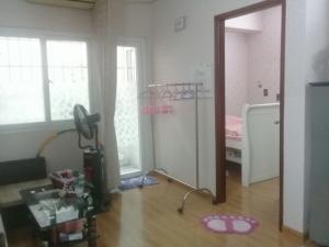 Cần bán gấp căn hộ Vạn Đô Q.4, DT 50m2, 1pn, sổ hồng chính chủ.
