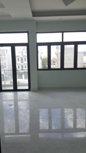 Bán nhà đường Đào Tông Nguyên, Phú Xuân, Nhà Bè, DT 5.5 x 15m, 3 lầu, 4PN. Hẻm xe hơi