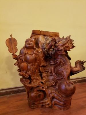 Tượng Phật Di Lặc chiến rồng