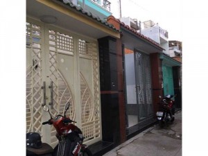 Nhà mới xây, sổ hồng riêng, dân cư hiện hữu, cách mặt tiền đường bước chân