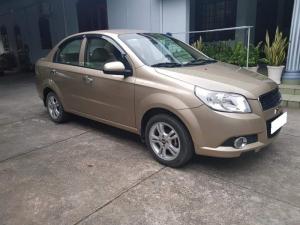 Gia đình cần bán xe aveo, sản xuất 2017 số sàn, màu vàng cát đẹp như mới