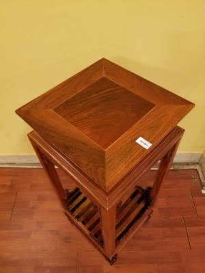 Đôn lồng đèn gỗ cực quý