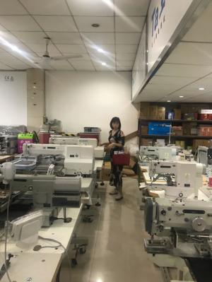 Trang thiết bị máy may tại xưởng sản xuất túi xách thời trang BaloTuiXach
