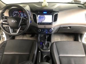 Bán Hyundai Creta 1.6AT màu trắng máy xăng số tự động nhập Ấn Độ 2016 biển Sài Gòn đi 45000km