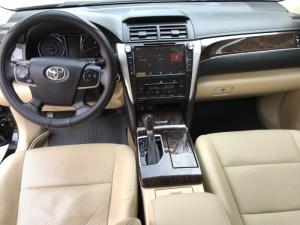 Bán Toyota Camry 2.0E màu đen VIP số tự động sản xuất 2017 biển Đồng Nai đi 16000km